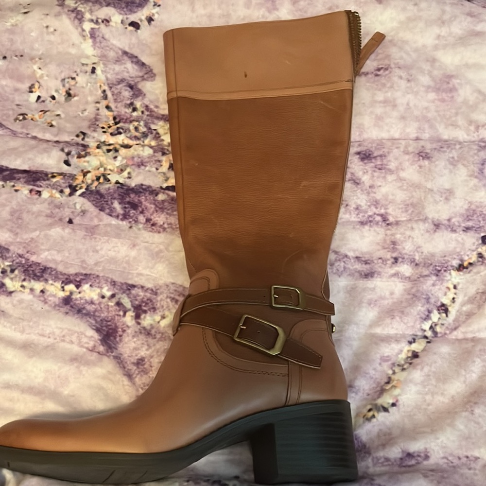 Tall brown boots - Picture 3 of 11